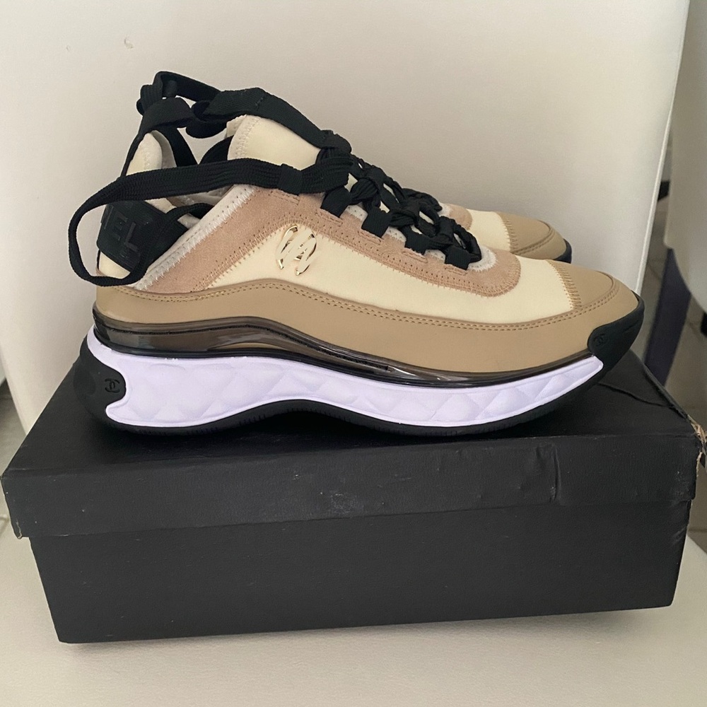 Beige/Tan/Black Sneakers